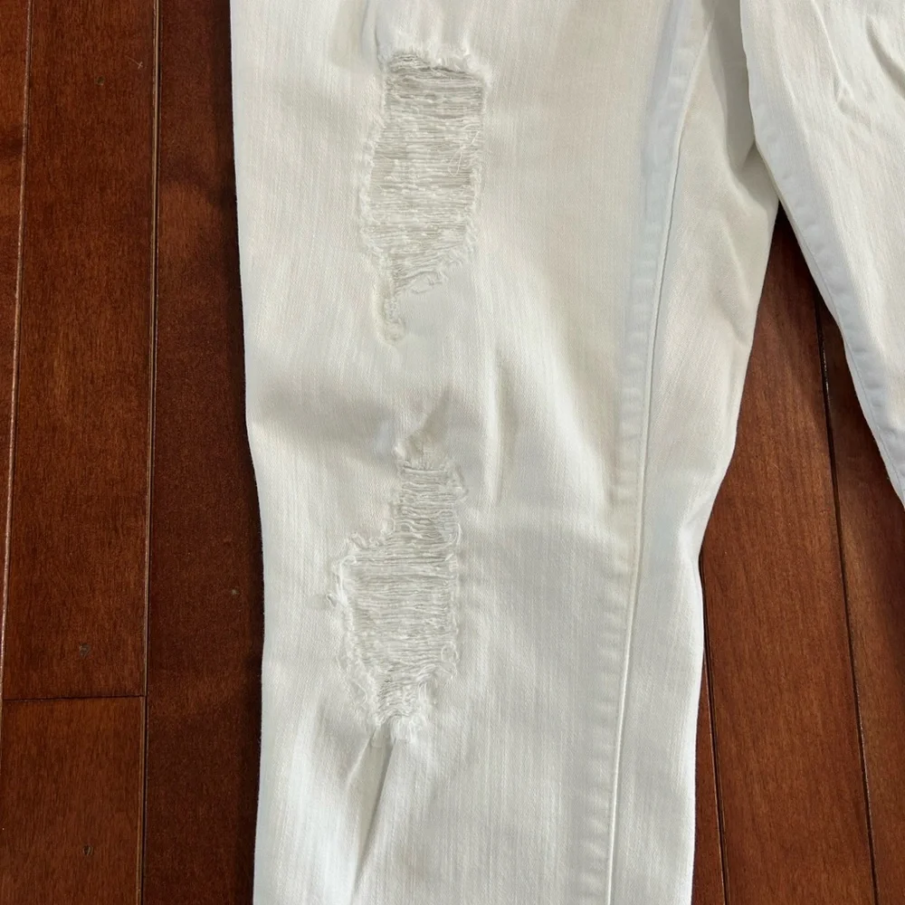 Chico's So Slimming White Distressed Ankle Jeans Size 0.5